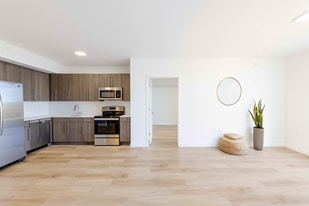 275 Fontaine Parc in Miami, FL - Building Photo