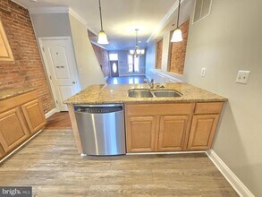 112 N Luzerne Ave in Baltimore, MD - Building Photo - Building Photo