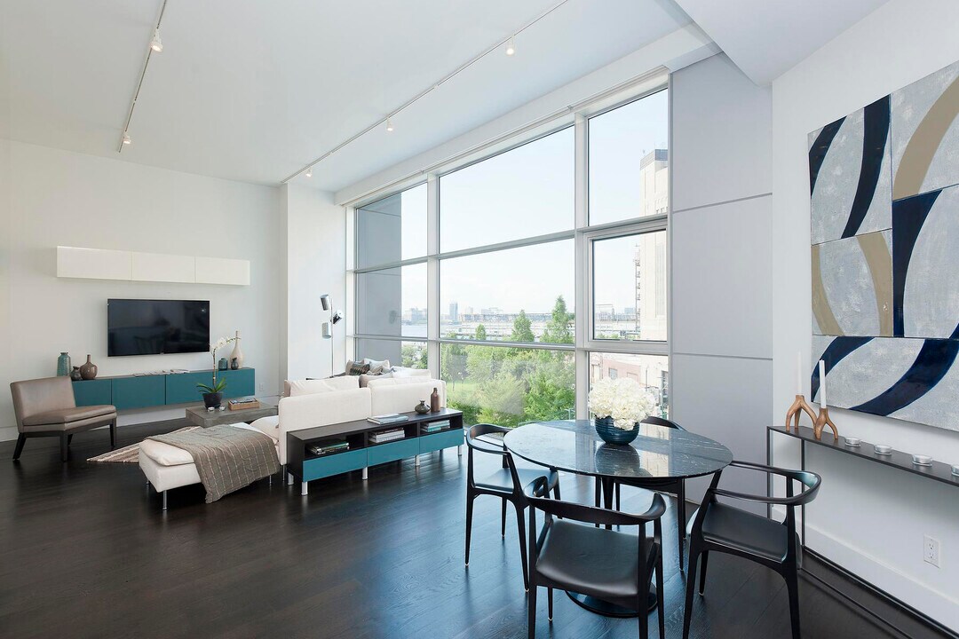 471 Washington St in New York, NY - Building Photo
