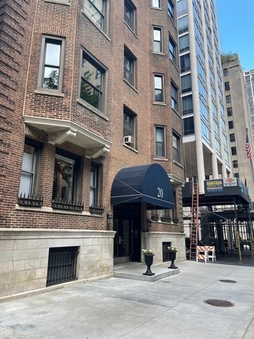 property at 20 E Goethe St
