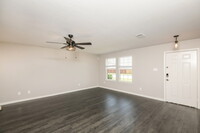 5712 Mountain Bluff Dr in Fort Worth, TX - Building Photo - Building Photo