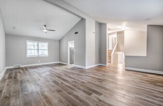 3049 Kirkcaldy Rd in Memphis, TN - Building Photo - Building Photo