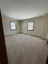 39 Spuhler Dr in Batavia, IL - Building Photo - Building Photo