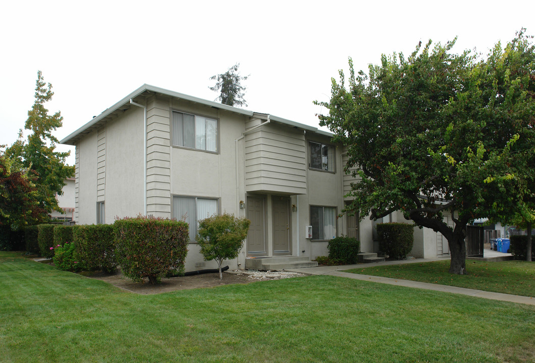 290 Marylinn Dr in Milpitas, CA - Building Photo