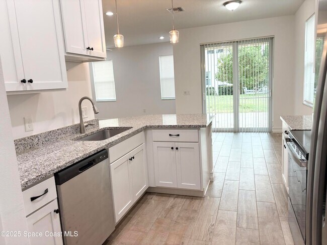 1455 Isabella Dr, Unit 302 in Melbourne, FL - Building Photo - Building Photo