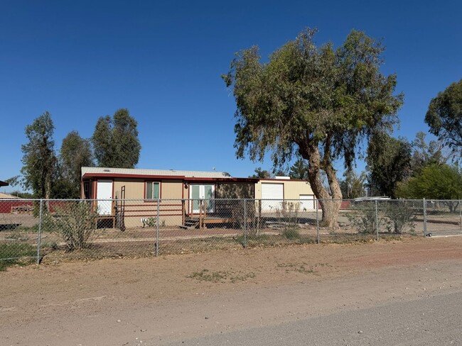 8893 Cll Del Media in Mohave Valley, AZ - Foto de edificio - Building Photo
