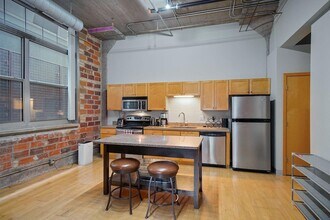 521 S 7th St in Minneapolis, MN - Building Photo - Building Photo
