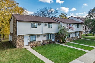 Triple Crown Altoona Cooperative in Altoona, IA - Foto de edificio - Building Photo