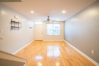 2033 Manton St in Philadelphia, PA - Building Photo - Building Photo