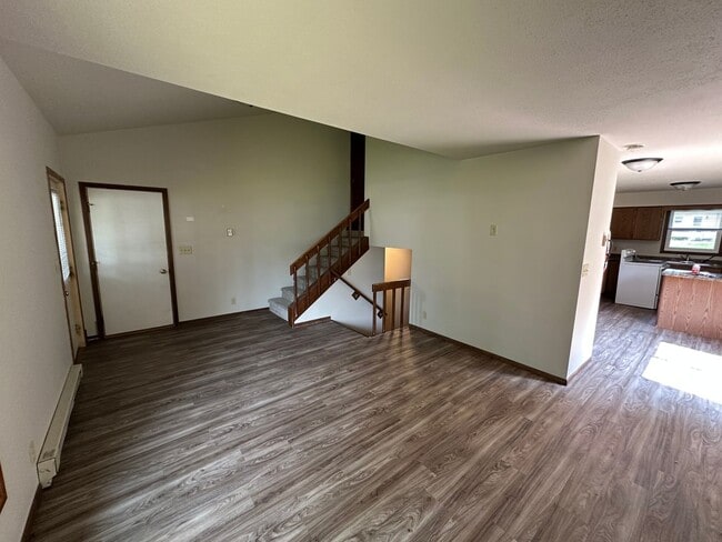 3625-3627 Livingston Ln in Eau Claire, WI - Building Photo - Building Photo