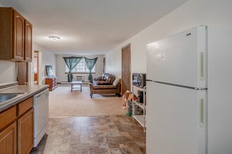 Lantern Court Apartments in Sunderland, MA - Building Photo - Interior Photo