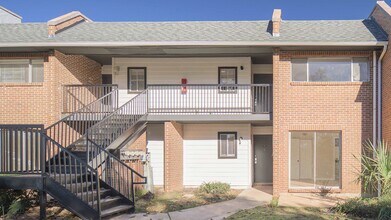 2731 S Blair Stone Rd in Tallahassee, FL - Foto de edificio - Building Photo