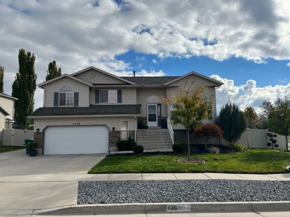 1138 2425 W in Layton, UT - Building Photo