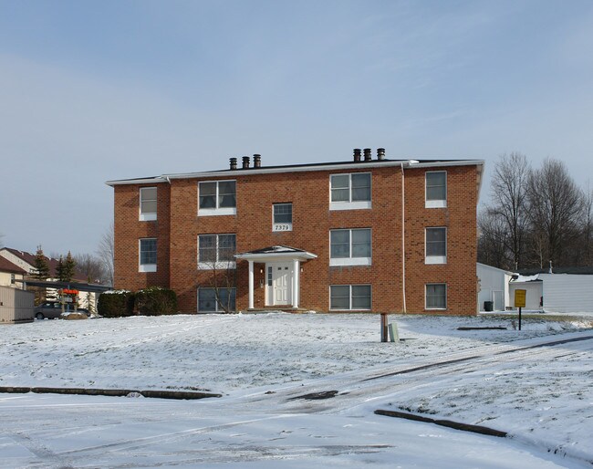 7379 Bonnie Pl in Youngstown, OH - Foto de edificio - Building Photo