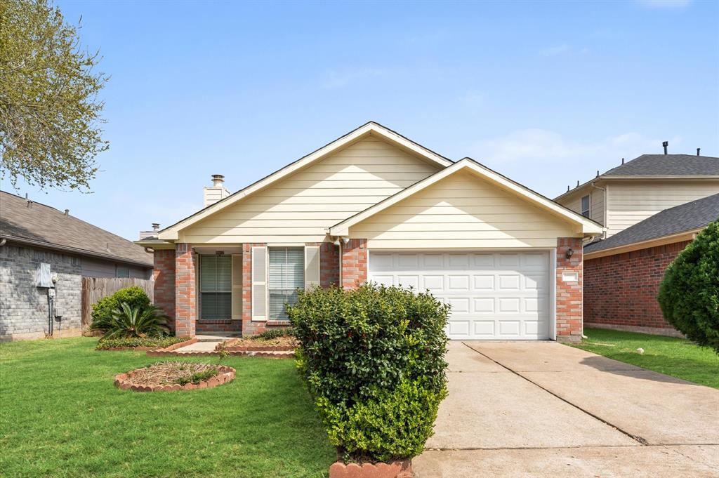 11723 Berry Meadow Dr in Houston, TX - Building Photo