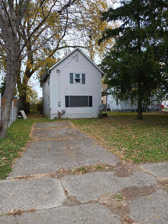 2946 Toledo Ave in Lorain, OH - Building Photo