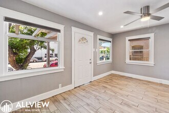 307 W 7th St in Long Beach, CA - Building Photo - Building Photo