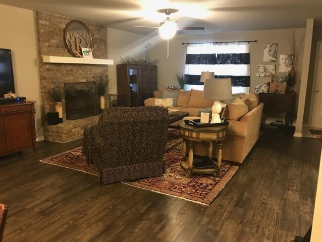 2323 E Kantz Cove in Fayetteville, AR - Building Photo - Building Photo