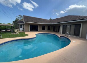 1250 Barnstaple Cir in Wellington, FL - Building Photo - Building Photo
