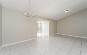 1306 Piney Branch Cir in Valrico, FL - Building Photo - Building Photo