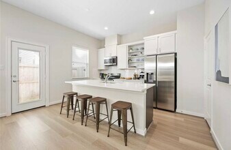 1013 Erin St in Houston, TX - Building Photo - Building Photo