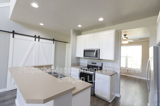1432 NW Spruce Ct in Redmond, OR - Building Photo - Building Photo