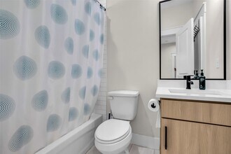 5303 Donovan Gdns Ln in Houston, TX - Building Photo - Building Photo