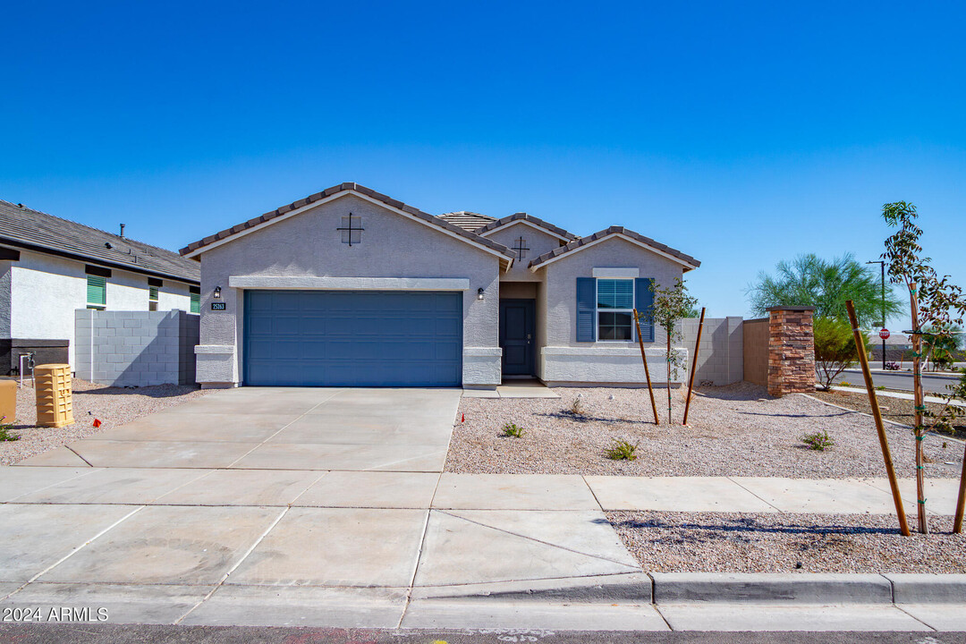 25263 N 155th Dr in Sun City West, AZ - Building Photo