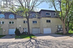 62 Courville Coachway in Toronto, ON - Building Photo