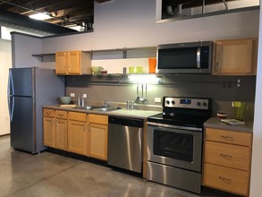 Majestic Stove Lofts in St. Louis, MO - Foto de edificio - Building Photo