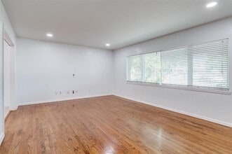 6418 E Lovers Ln in Dallas, TX - Building Photo - Building Photo