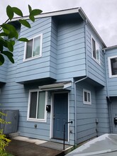 1940 Emerald Alley, Unit #1 in Eugene, OR - Foto de edificio - Building Photo