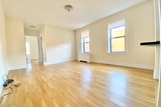 105 Pinehurst Ave in New York, NY - Building Photo - Building Photo