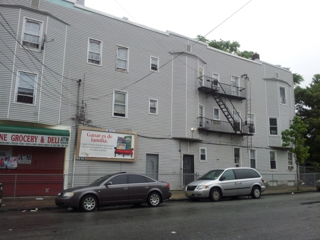 298-300 12th Ave in Paterson, NJ - Building Photo