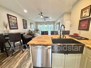 3921 Cape Haze Dr in Rotonda West, FL - Building Photo - Building Photo