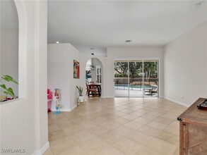 8416 Laurel Lakes Blvd in Naples, FL - Building Photo - Building Photo