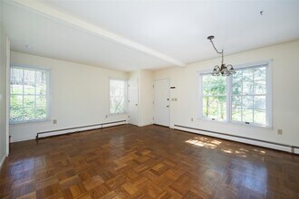 10 Vanessa Ln in Staatsburg, NY - Building Photo - Building Photo