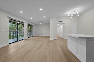 10959 W Clairmont Cir in Tamarac, FL - Building Photo - Building Photo