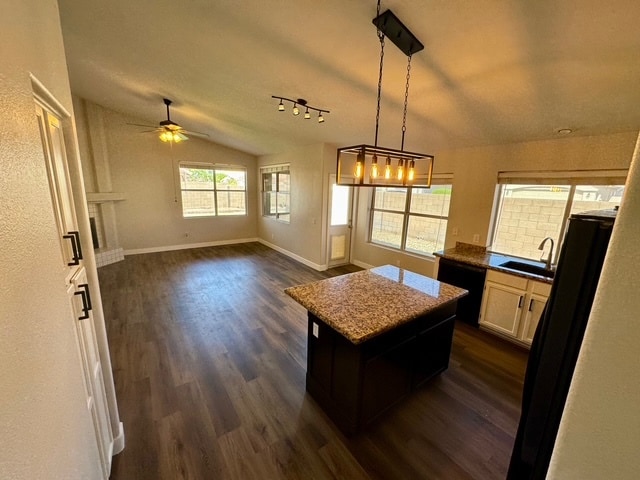 7916 W Kimberly Way in Glendale, AZ - Foto de edificio - Building Photo
