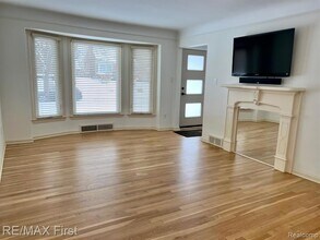 4516 Robinwood Ave in Royal Oak, MI - Foto de edificio - Building Photo