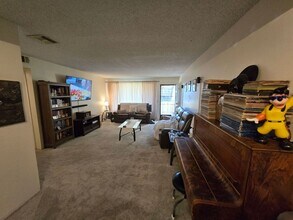 25564 Sharp Dr in Hemet, CA - Building Photo - Building Photo