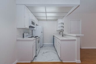 355 S Madison Ave in Pasadena, CA - Building Photo - Building Photo