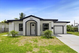 930 34th St in West Palm Beach, FL - Building Photo