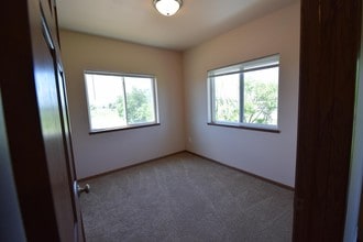 Ohana Apartments-Rent Special! in Mankato, MN - Building Photo - Interior Photo