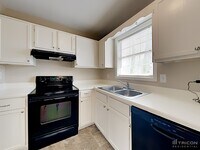 238 Hampton Dr photo'