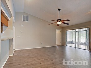 4703 N Dawnmeadow Ct in Plant City, FL - Building Photo - Building Photo