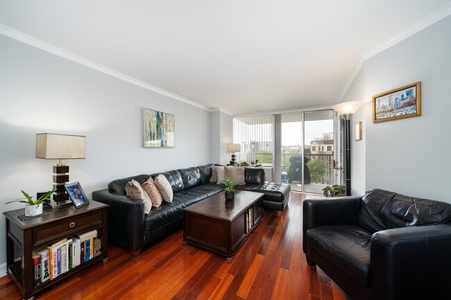 6050 JFK Blvd E in West New York, NJ - Building Photo - Building Photo