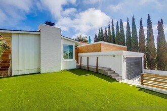 8457 Paseo Del Ocaso in San Diego, CA - Building Photo - Building Photo