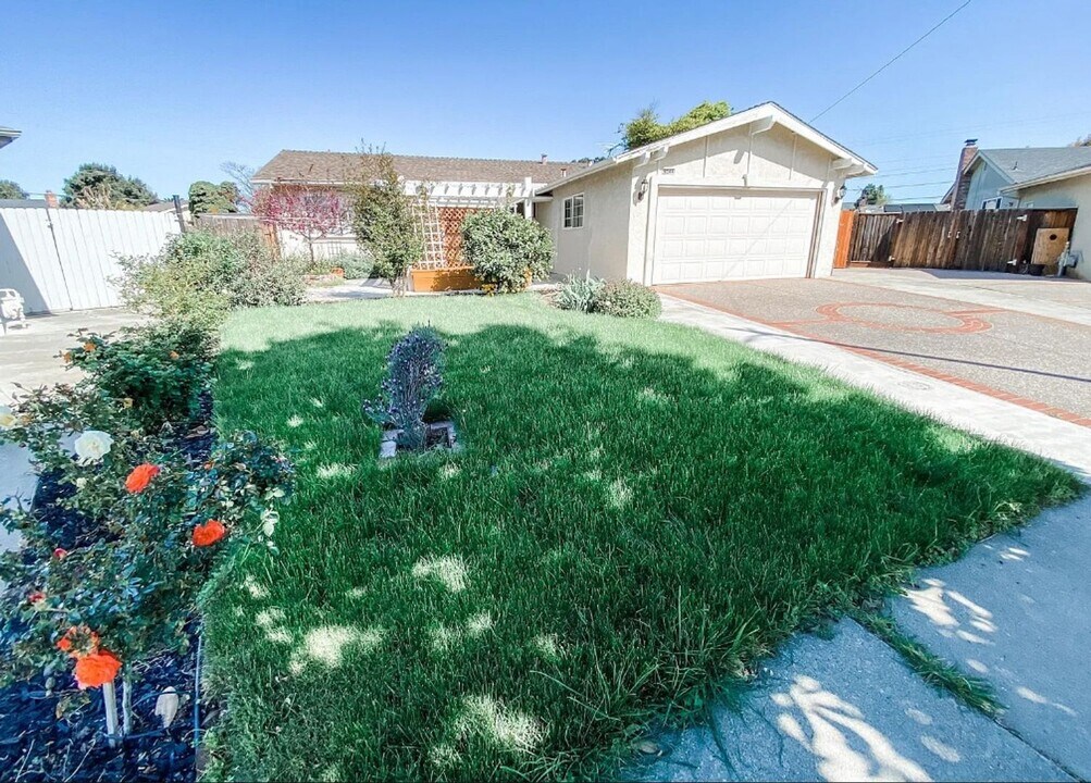4544 Santa Cruz Ct in Fremont, CA - Building Photo