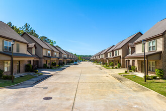 Stone Park Villas in Pike Road, AL - Building Photo - Building Photo